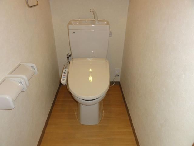 ソレイユ一条院のトイレ|シャワー付トイレ