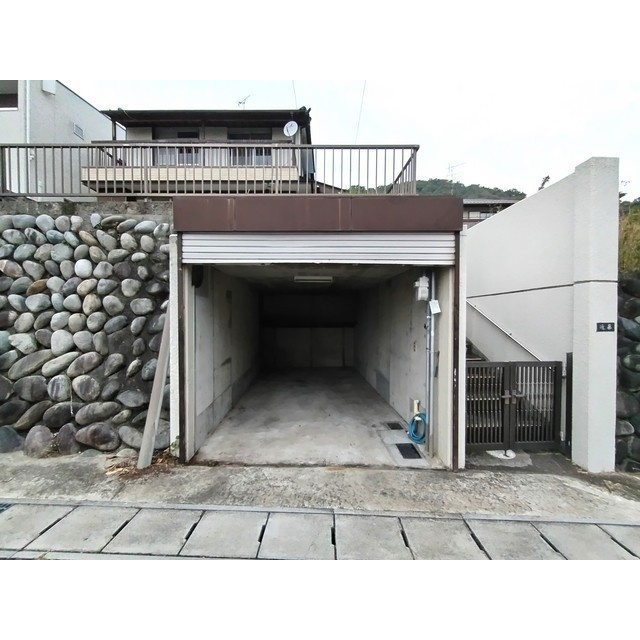 岐阜市長森本町１丁目の一戸建ての駐車場