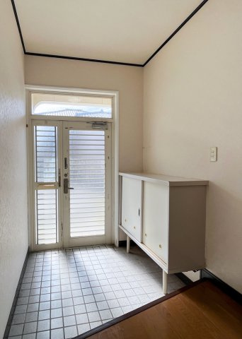 柏崎市東長浜町（南棟）　中古住宅の玄関|柏崎市東長浜町（南棟）　中古住宅 写真19