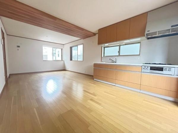 枚方市 野村中町　中古 一戸建ての居間・リビング