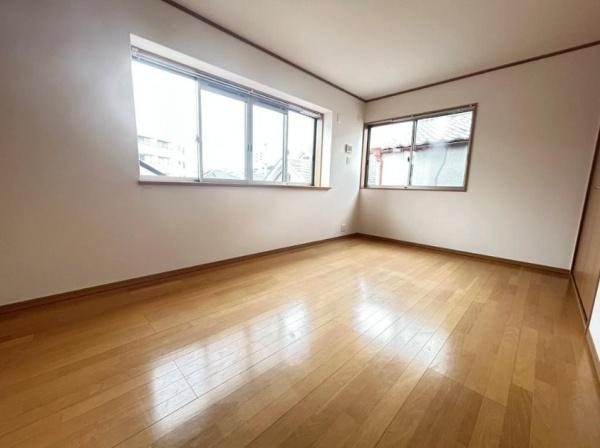 枚方市 野村中町　中古 一戸建ての洋室