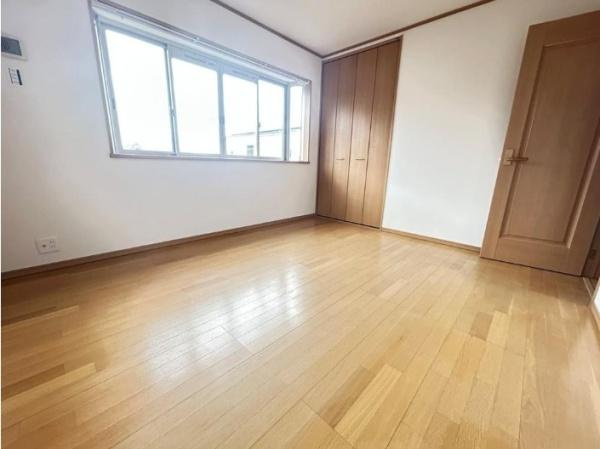 枚方市 野村中町　中古 一戸建ての洋室