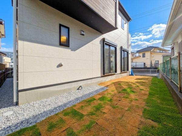 横浜市港南区港南台１丁目の新築一戸建の庭|荷物を置くのもよし！お好きなお花を置いてみるのもよし！
色々な用途で使えるスペースです。