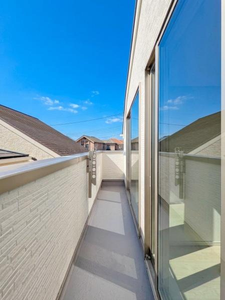 横浜市青葉区美しが丘西１丁目の新築一戸建のバルコニー|陽当り良好のバルコニー！
風通しもよく気持ちいいです
