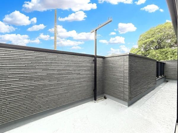 横浜市緑区長津田町の新築一戸建のバルコニー|陽当り良好のバルコニー！
風通しもよく気持ちいいです