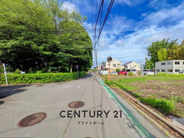 横浜市都筑区東山田町の新築一戸建の前面道路含む現地写真|現在建築中の為、同仕様物件のご案内をさせて頂きます。
お車でご自宅まで送迎承ります。