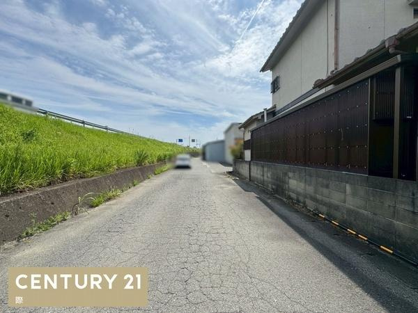 和歌山市布施屋　中古戸建の前面道路含む現地写真