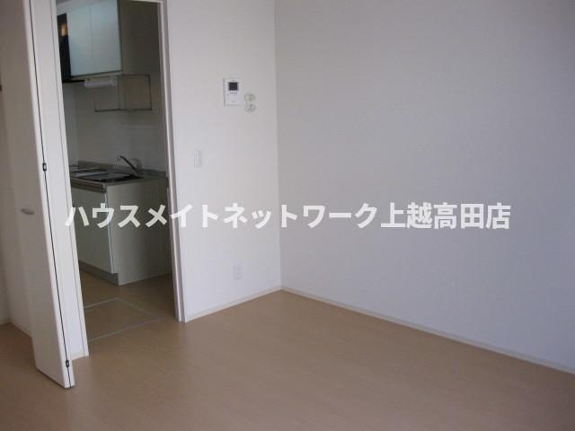ベルセレーノの内装|洋室8帖