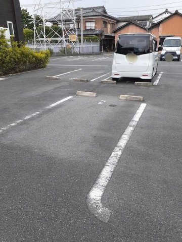 プリムローズの駐車場