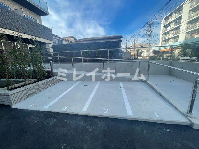 アルファコート西糀谷の駐車場
