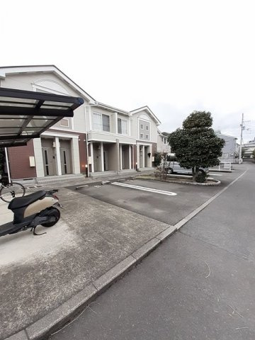 ミルト・ミッテの駐車場