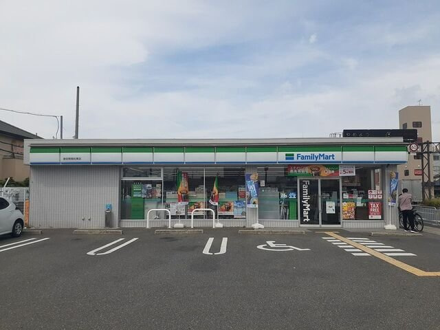 パインレッドの周辺|ファミリーマート様まで230m