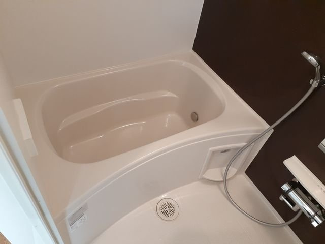 ラフレシールＢの浴室|きれいなお風呂です