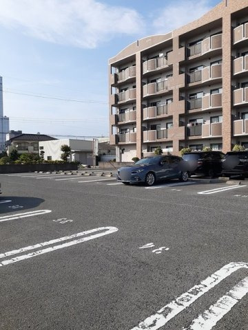 サンフローラの駐車場