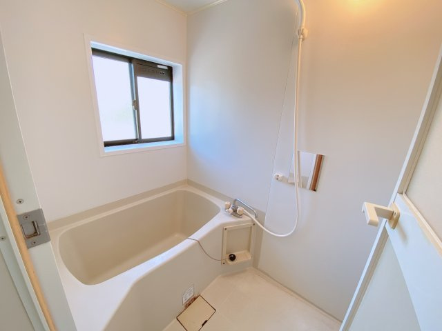 ゴールドハイツＣ棟の浴室|別部屋同間取りのお写真となります。参考にご覧くださいませ。別部屋反転間取のお写真になります。参考にご覧くださいませ。