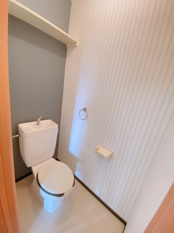 ゴールドハイツＣ棟のトイレ|別部屋同間取りのお写真となります。参考にご覧くださいませ。別部屋反転間取のお写真になります。参考にご覧くださいませ。
