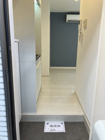 セレーノ井土ヶ谷の玄関|退去前につき別のお部屋の写真です。