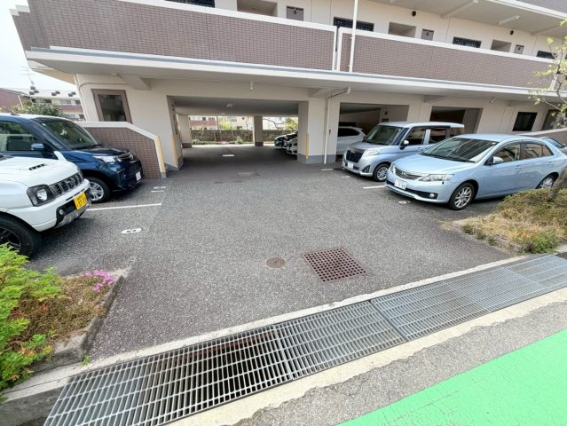 ヴェルドミールカミロクの駐車場