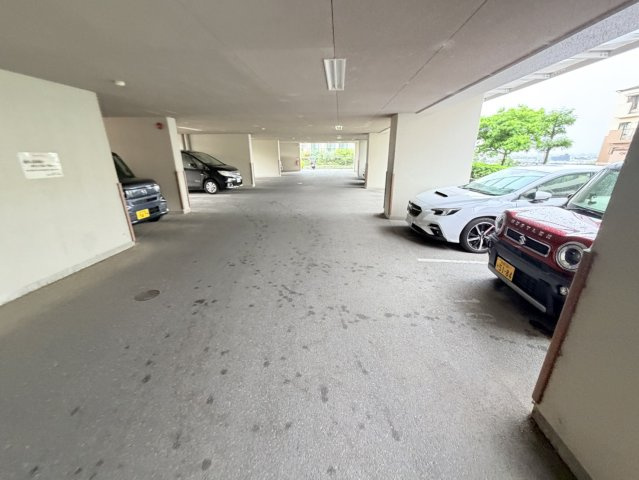 ウエストヒルズⅠの駐車場