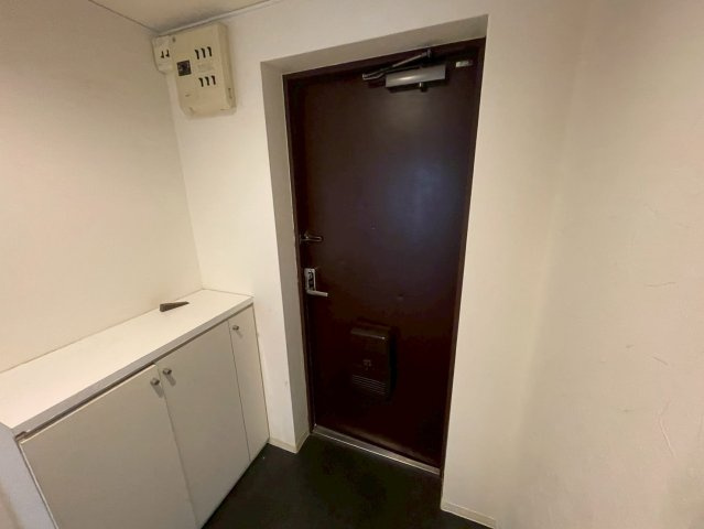 アーバン幸大の玄関