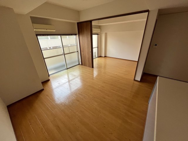 竹園マンションの居間・リビング
