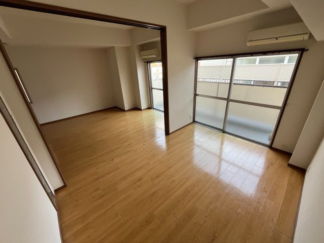 竹園マンションの居間・リビング