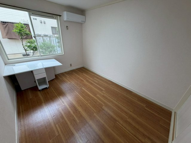 ビビエンダ甲東の洋室