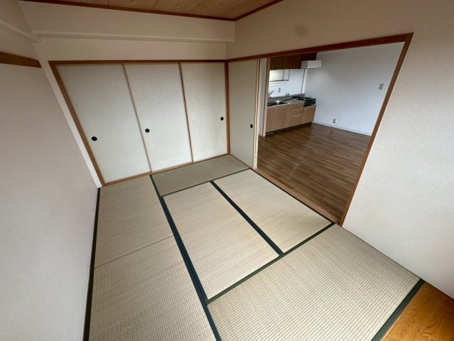 メゾン東山の和室
