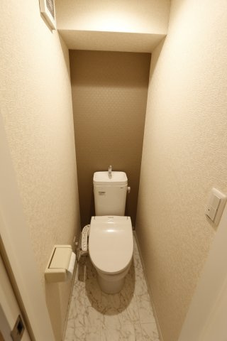 【トイレ】 | ユナイト七島スカイサンフラワー | 同アパートの参考写真です。