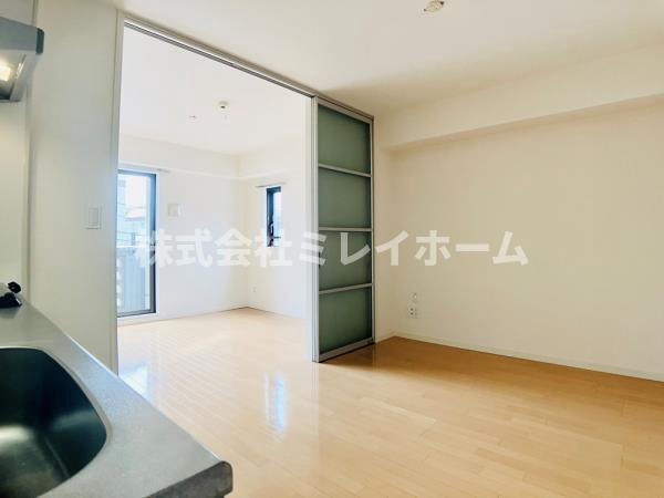WELL House 東大井の居間・リビング|同建物内、別のお部屋の参考写真になります。