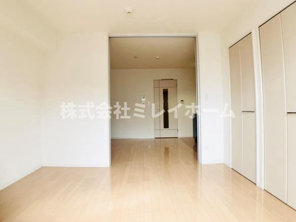 WELL House 東大井の居間・リビング|同建物内、別のお部屋の参考写真になります。