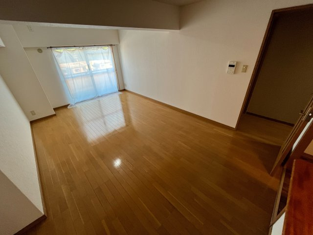 夙川ニューコーポの居間・リビング