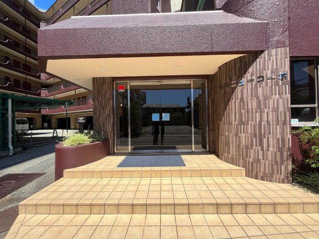 夙川ニューコーポのエントランス