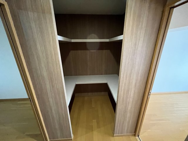 夙川ニューコーポの収納