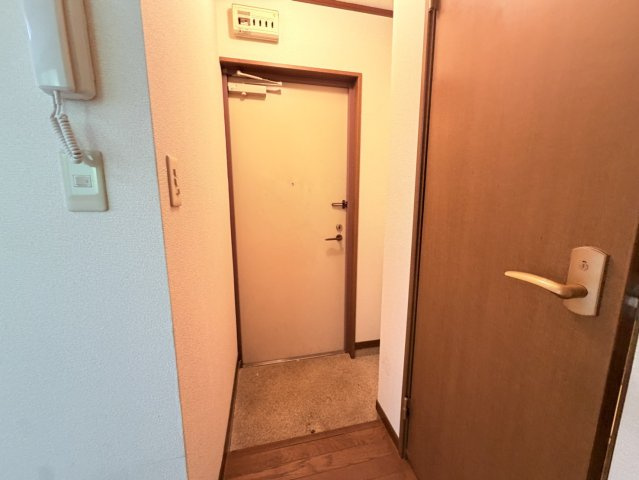 ビクトワール・シェルの玄関