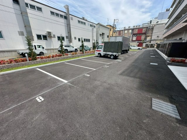 プレジオ西宮北口の駐車場