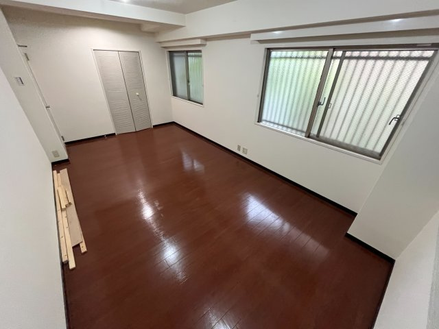 白鷹松下町マンションの居間・リビング
