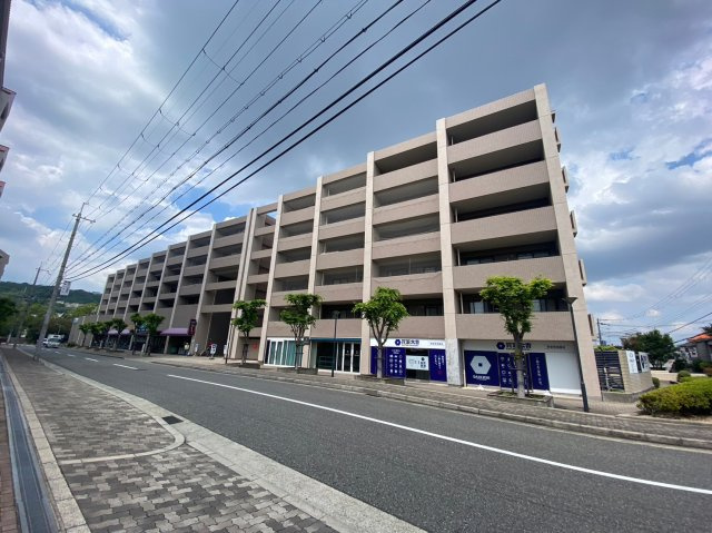 白鷹苦楽園マンション
