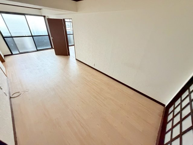 南甲子園ハイツの居間・リビング