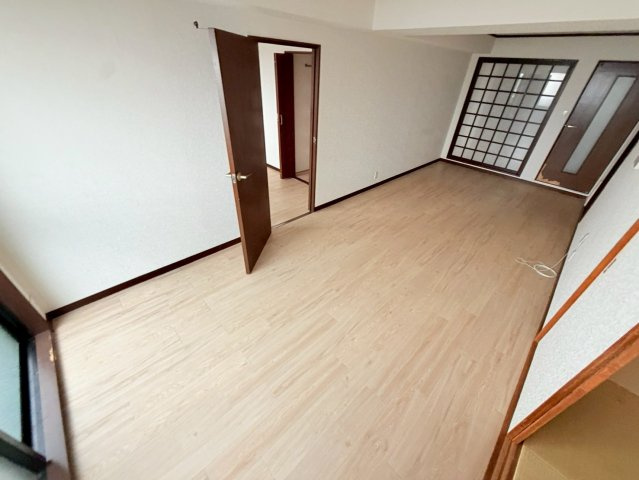 南甲子園ハイツの居間・リビング