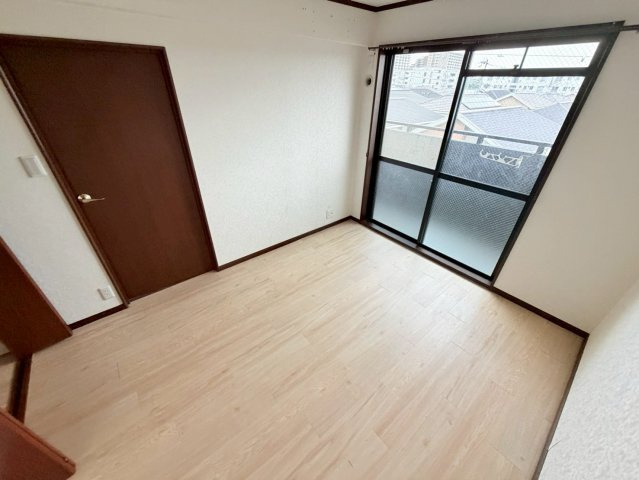 南甲子園ハイツの居間・リビング