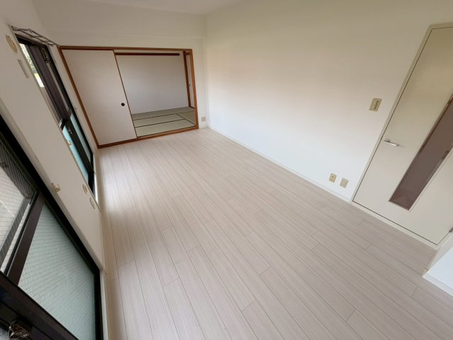 グリーンビュー2号館の居間・リビング