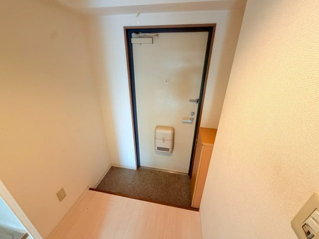 クリスタルカーサⅡの玄関