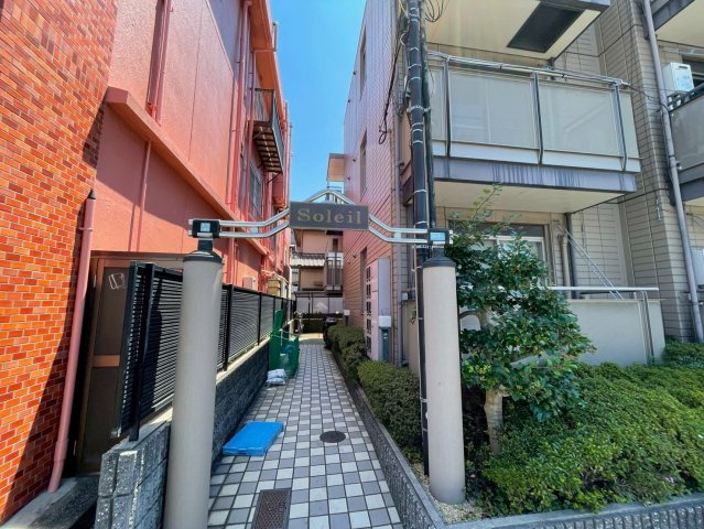 ソレイユ（西宮）のエントランス