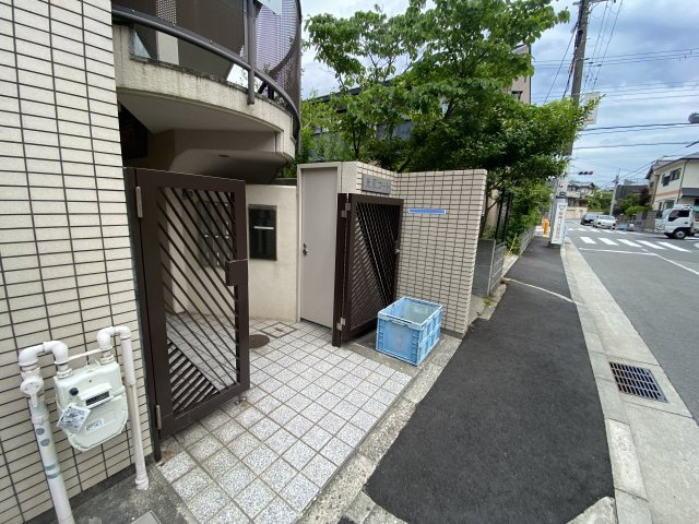光永コートのエントランス