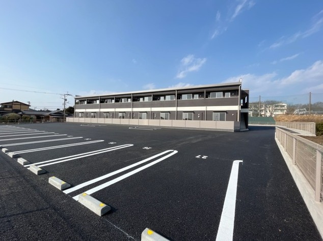 フィールド　ストーンの駐車場