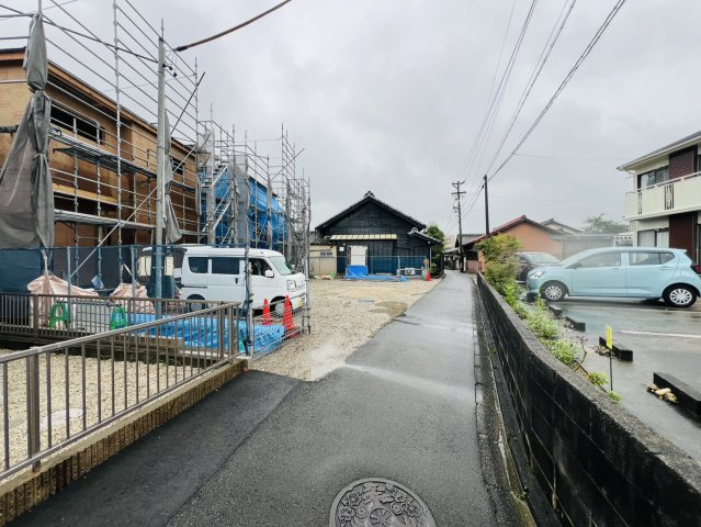 半田市半田市清水東町24番１『仲介手数料無料』新築一戸建て・建売の前面道路含む現地写真