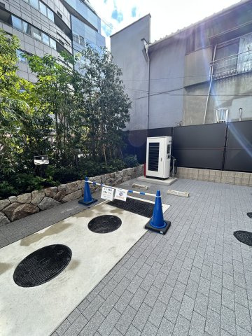 グランドメゾン大阪上本町の駐車場