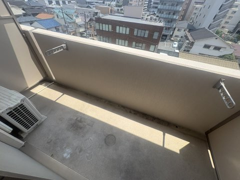ルミネソレイユ江坂のバルコニー