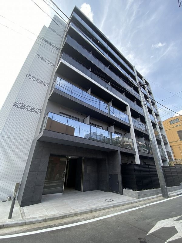 RELUXIA横濱吉野町のエントランス